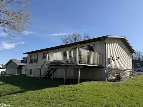 1215 E 8th Street S Newton IA 50208
