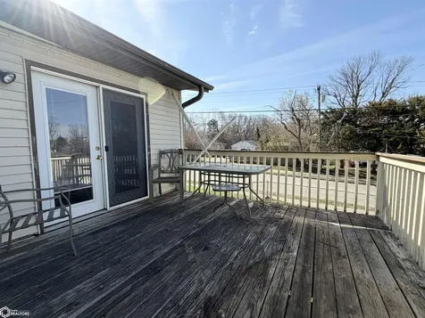 1215 E 8th Street S Newton IA 50208