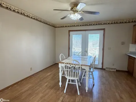 1215 E 8th Street S Newton IA 50208