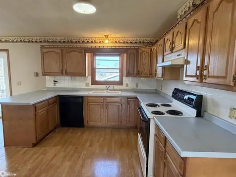 1215 E 8th Street S Newton IA 50208