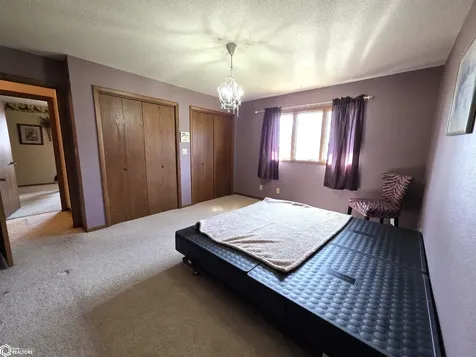 1866 Timber Avenue Charles City IA 50616