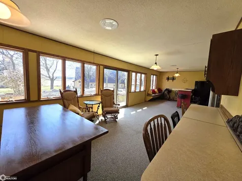 1866 Timber Avenue Charles City IA 50616