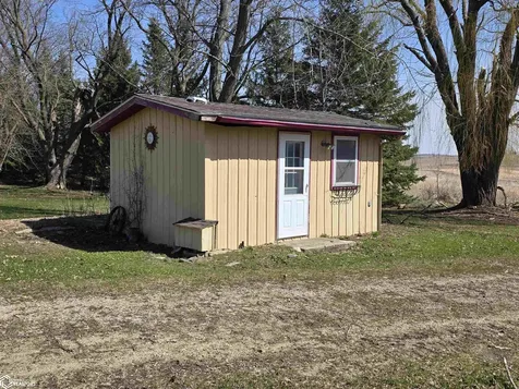 1866 Timber Avenue Charles City IA 50616
