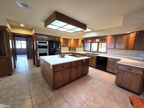 1866 Timber Avenue Charles City IA 50616