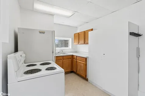 1604 5th Avenue Grinnell IA 50112