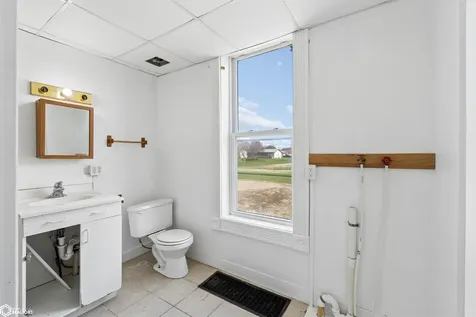 1604 5th Avenue Grinnell IA 50112