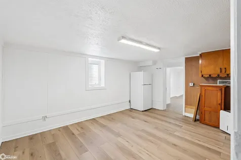 1604 5th Avenue Grinnell IA 50112