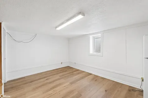 1604 5th Avenue Grinnell IA 50112