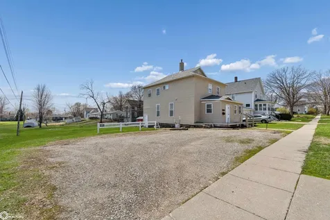 1604 5th Avenue Grinnell IA 50112