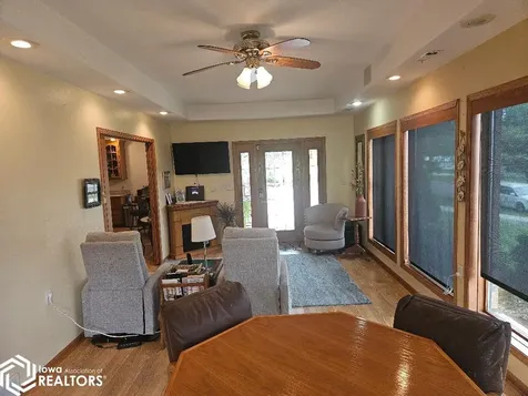 1326 Lakeshore Drive Brooklyn IA 52211