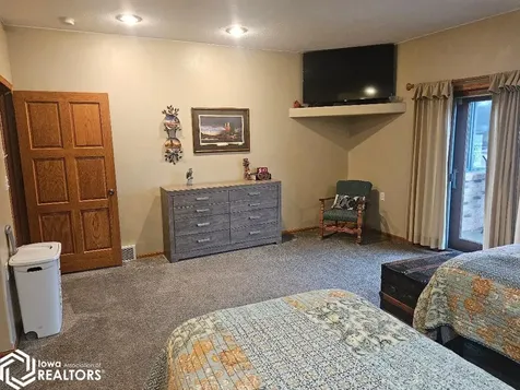 1326 Lakeshore Drive Brooklyn IA 52211