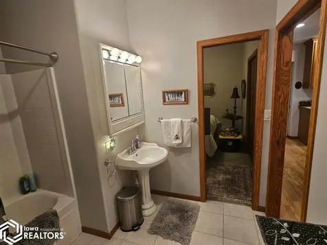 1326 Lakeshore Drive Brooklyn IA 52211