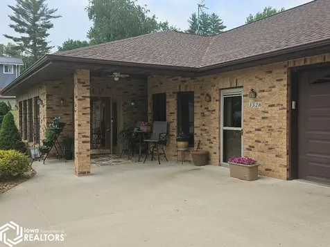1326 Lakeshore Drive Brooklyn IA 52211
