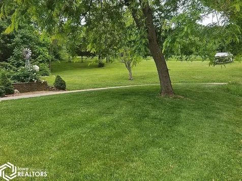 1326 Lakeshore Drive Brooklyn IA 52211