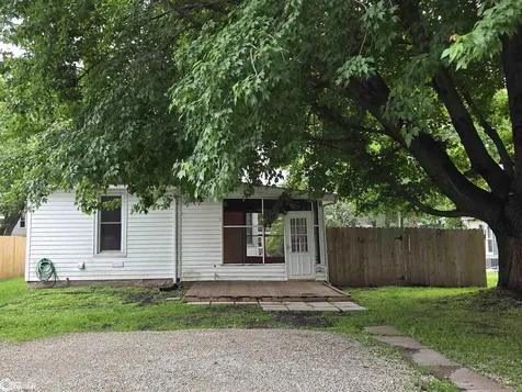 1911 Orchard Street Burlington IA 52601