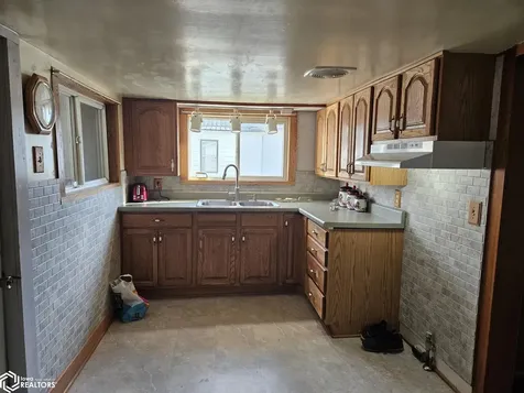 322 S Davis Street Ottumwa IA 52501