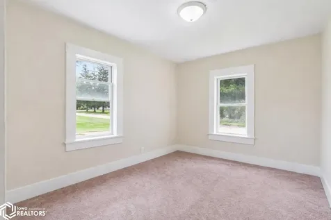 407 E Clark Street Montezuma IA 50171