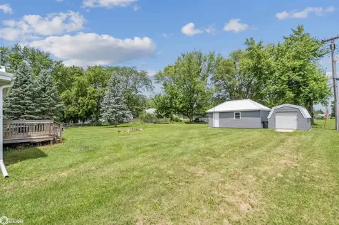 407 E Clark Street Montezuma IA 50171