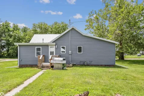 407 E Clark Street Montezuma IA 50171