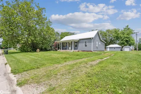 407 E Clark Street Montezuma IA 50171