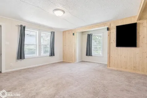 407 E Clark Street Montezuma IA 50171