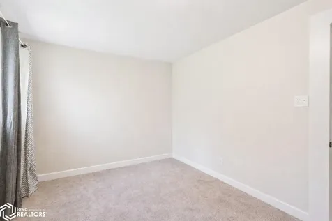 407 E Clark Street Montezuma IA 50171