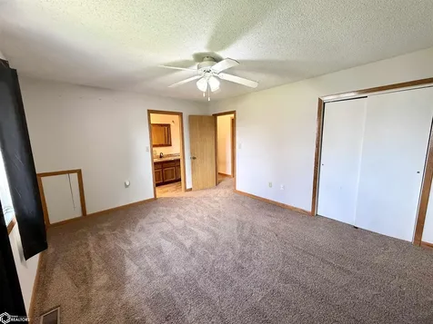 2007 Spring Street Grinnell IA 50112