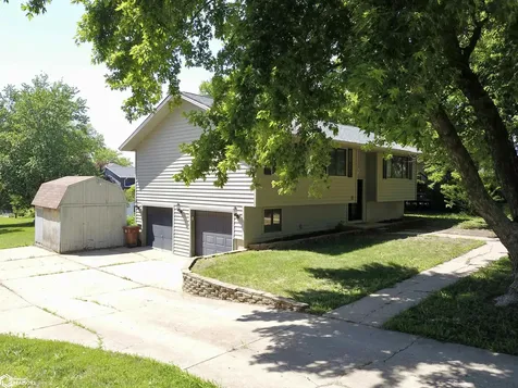 2007 Spring Street Grinnell IA 50112