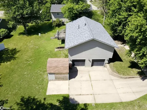 2007 Spring Street Grinnell IA 50112