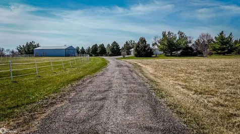3522 Lori Sue Lane Toddville IA 52341