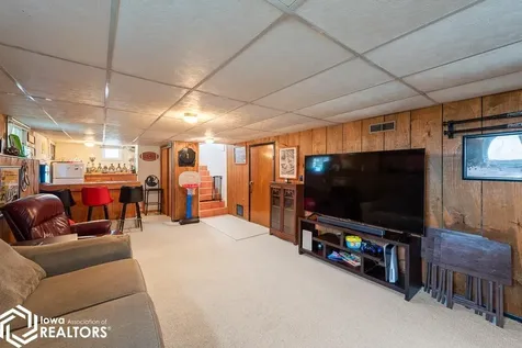 256 S Moore Street Ottumwa IA 52501