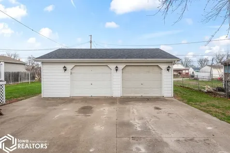 256 S Moore Street Ottumwa IA 52501