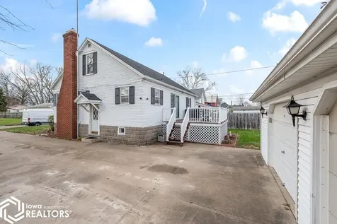 256 S Moore Street Ottumwa IA 52501