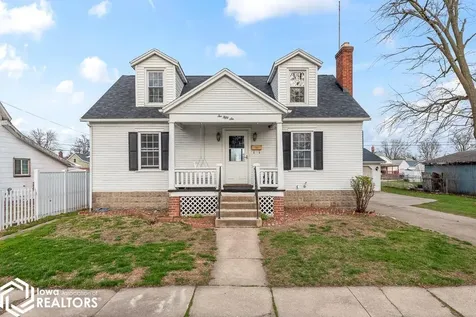 256 S Moore Street Ottumwa IA 52501