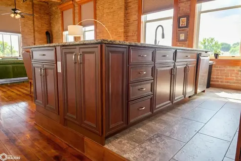 206 N 4th Street Burlington IA 52601