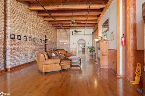 206 N 4th Street Burlington IA 52601