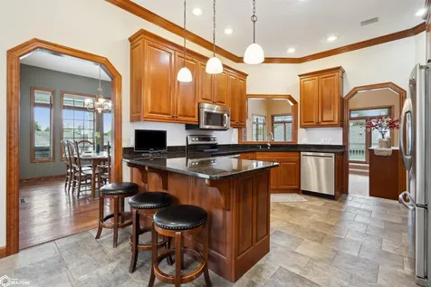 2310 Knollway Drive Marshalltown IA 50158