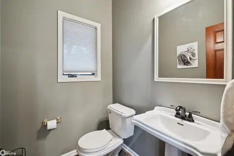 2310 Knollway Drive Marshalltown IA 50158