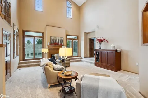 2310 Knollway Drive Marshalltown IA 50158
