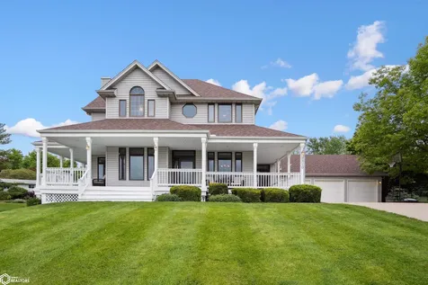 2310 Knollway Drive Marshalltown IA 50158