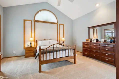 2310 Knollway Drive Marshalltown IA 50158