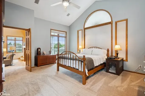 2310 Knollway Drive Marshalltown IA 50158