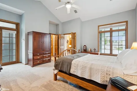 2310 Knollway Drive Marshalltown IA 50158