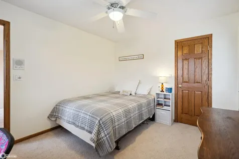 2310 Knollway Drive Marshalltown IA 50158