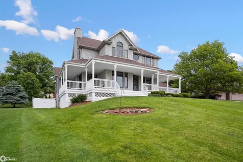 2310 Knollway Drive Marshalltown IA 50158
