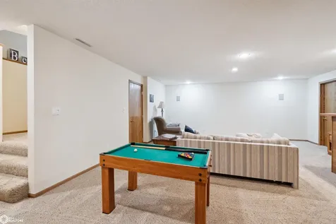 2310 Knollway Drive Marshalltown IA 50158