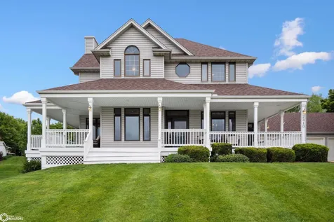 2310 Knollway Drive Marshalltown IA 50158