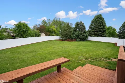 2310 Knollway Drive Marshalltown IA 50158