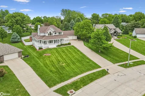 2310 Knollway Drive Marshalltown IA 50158
