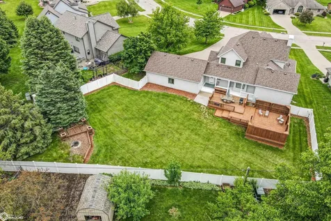 2310 Knollway Drive Marshalltown IA 50158